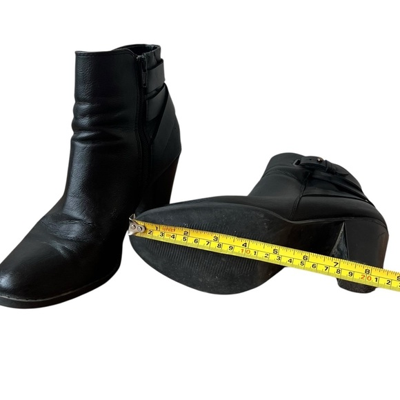Apt. 9 Black Ankle Boots Size 8.5 – Heeled Booties w/ Buckle Detail Faux Leather - Picture 4 of 16